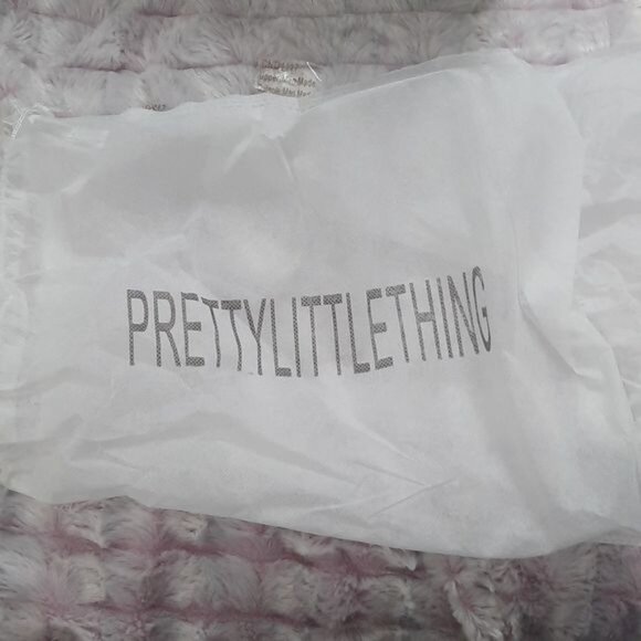 Pretty Little Thing NIB Black Chunky Crisscross Faux Leather Strap Sandals Size9 - Picture 9 of 10